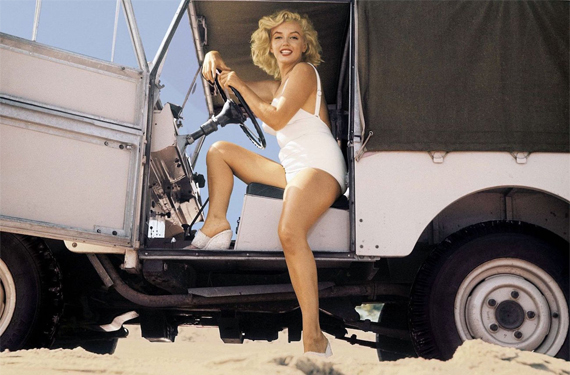 Marilyn Monroe sulla land rover
