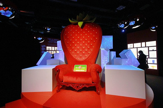 Trono di fragola in esposizione